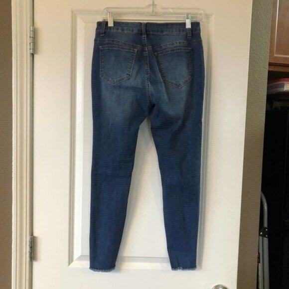 BUS STOP Jeans Medium Wash Distressed Skinny Raw Hem Stretch Jeans Juniors 9/29 - Picture 2 of 12
